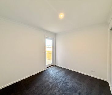 Brand New Family Living in a Thriving Armstrong Creek Pocket - Photo 4