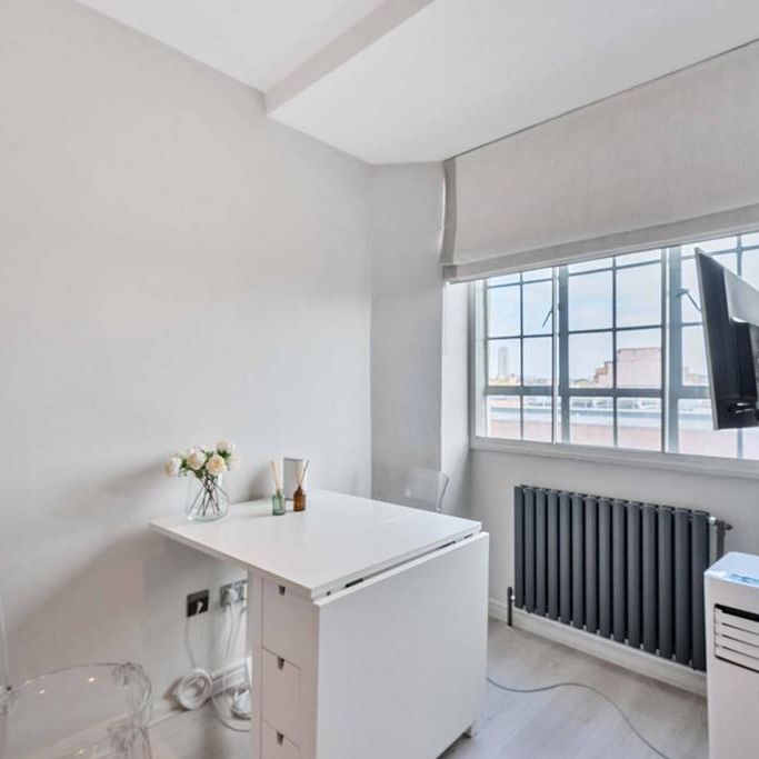 Studio to rent - Photo 1