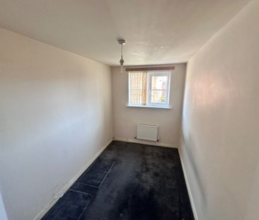 2 Bed Flat, Signet Square, CV2 - Photo 3