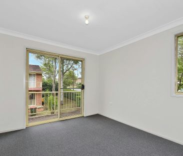 THREE BEDROOM TOWNHOUSE - Photo 2