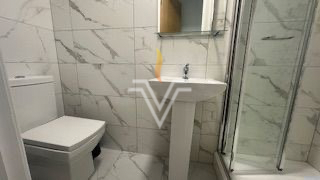 4 bedroom semi-detached house to rent - Photo 4