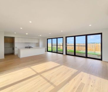 Executive Family Home - Photo 3