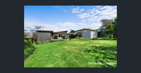 House with a View - Photo 4