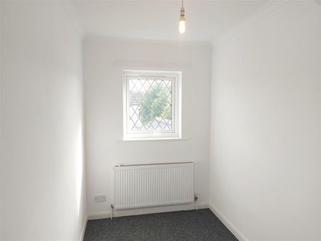 3 bedroom Terraced House to rent - Photo 4