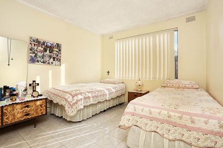 Spacious 1st Floor Unit - Photo 4