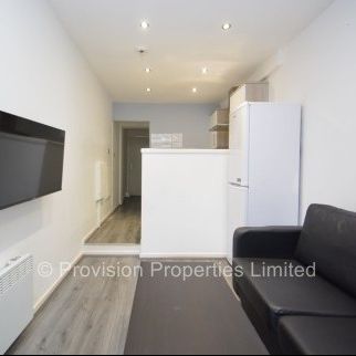 1 Bedroom Flat near Leeds City Centre - Photo 1
