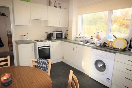 4 bedroom house to rent - Photo 3