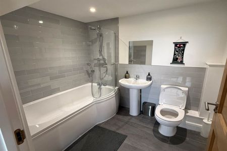 2 bed apartment to rent in The Sanctuary, Gladstone Terrace, Gateshead, NE8 - Photo 4