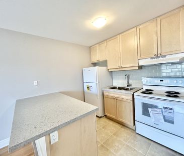 For Lease - 80 Twenty Fifth Street Unit# 10, Toronto, Ontario - Photo 2