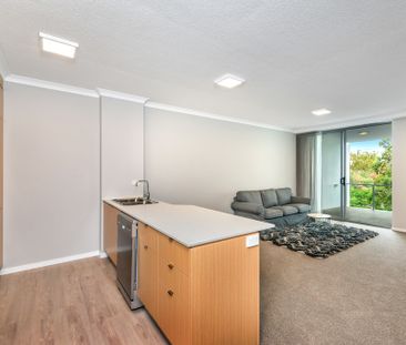 2 bedrooms 2 Baths on level 1 - Photo 6