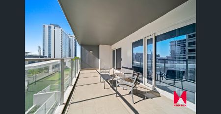 Modern 2-Bedroom Apartment in the Heart of the City! - Photo 3