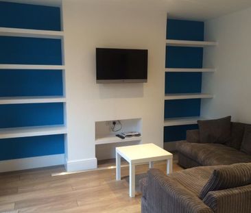 4 bedroom terraced house to rent - Photo 5