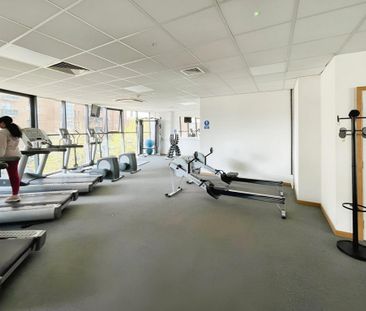2 bedroom flat to rent - Photo 2