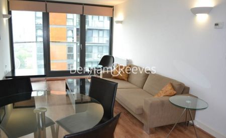 1 Bedroom flat to rent in Proton Tower, Blackwall Way, E14 - Photo 5