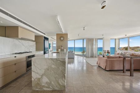 World-Class Luxury Apartment with Unrivalled Panoramic Views Across Bondi Beach - Photo 4