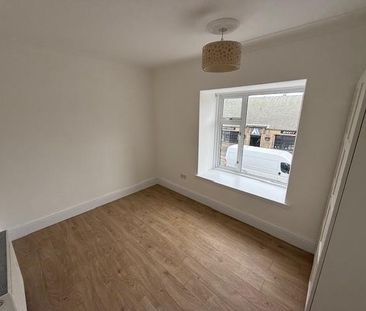 3 bedroom flat to rent - Photo 6