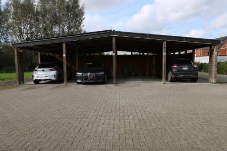 Ruime duplex met 2 slaapkamers, terras en carport. - Foto 4