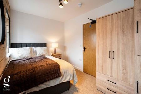 1 bedroom in a flat share to rent - Photo 5