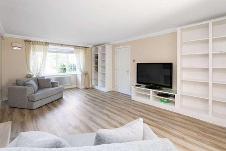 Stewart Close, Chislehurst, Kent, BR7 - Photo 4