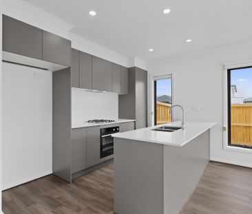 34 Jandakot, Point Cook VIC 3030 - House For Rent | Domain - Photo 1