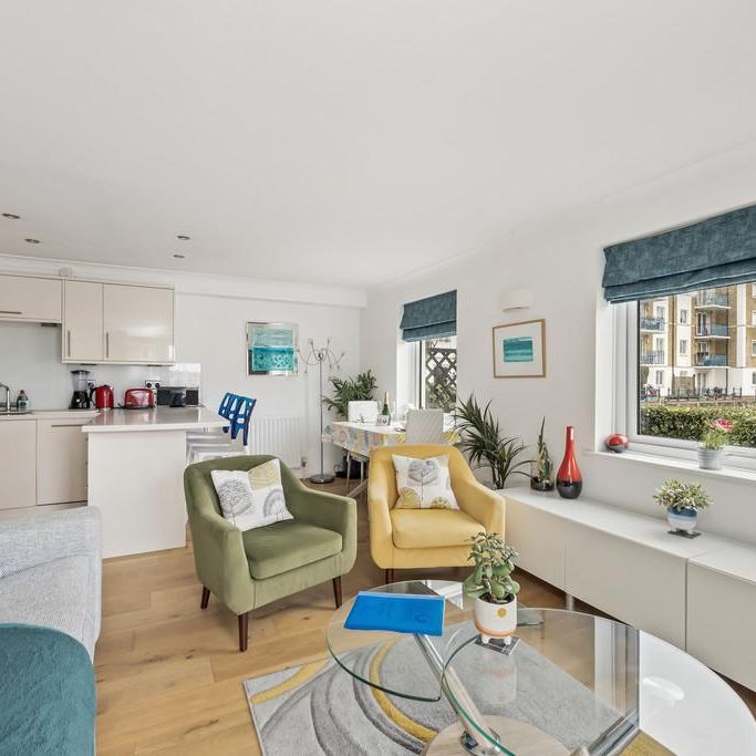 2 bedroom ground floor flat to rent - Photo 1