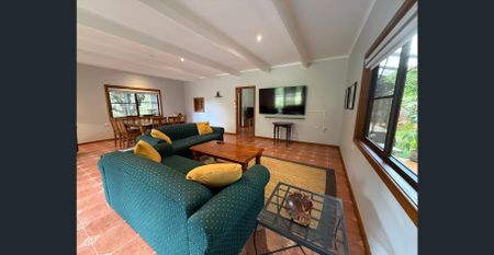 LOVELY FULLY FURNISHED PROPERTY - Photo 3