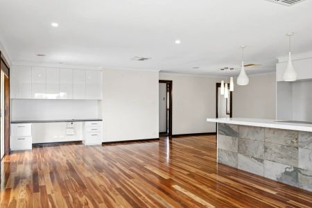 Beautifully Appointed Home in a Peaceful Cul de Sac, Perfect for Families and Entertainers - Photo 3