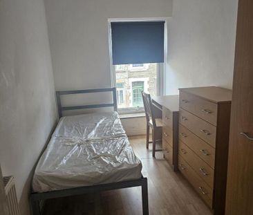 4 bedroom terraced house to rent - Photo 4