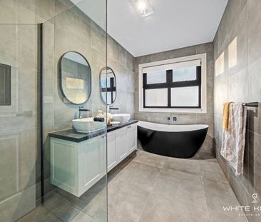 Avondale Heights - Photo 2