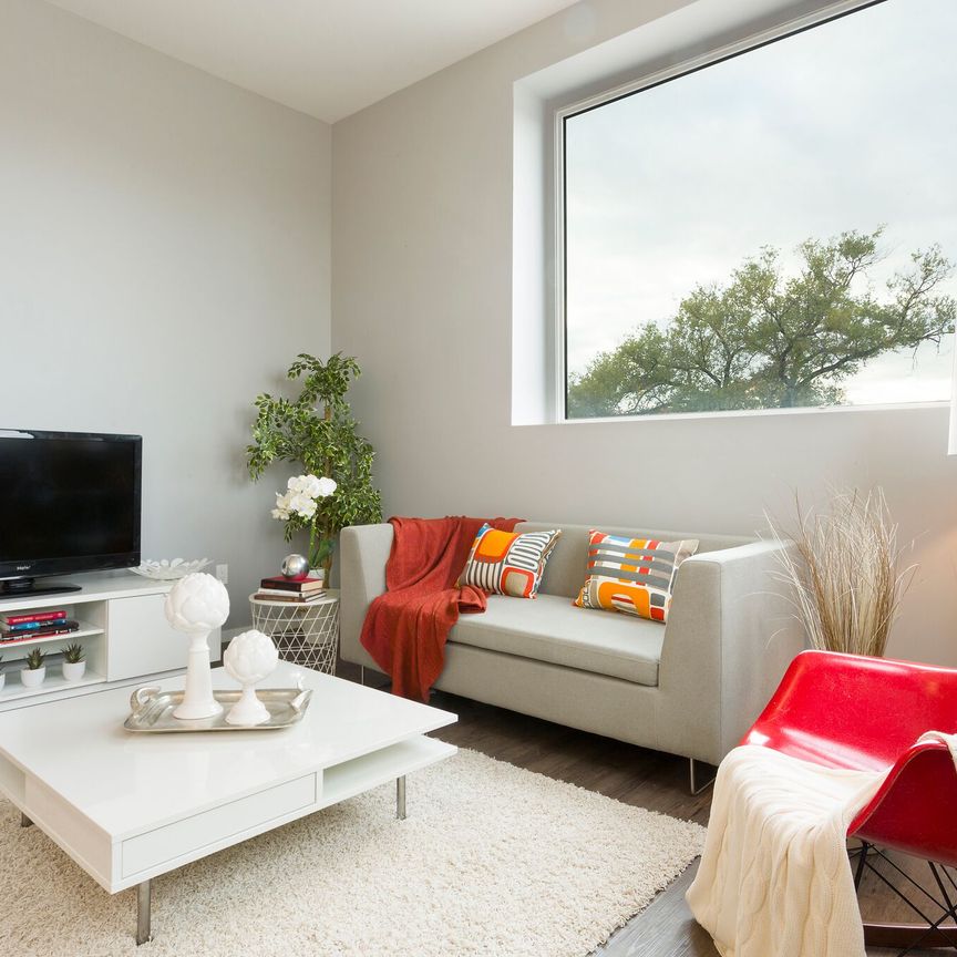 Elmwood Building - Photo 1