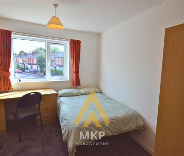 4 bedroom flat to rent - Photo 3