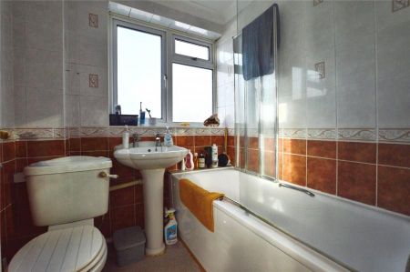 Harlow, Essex - Photo 3