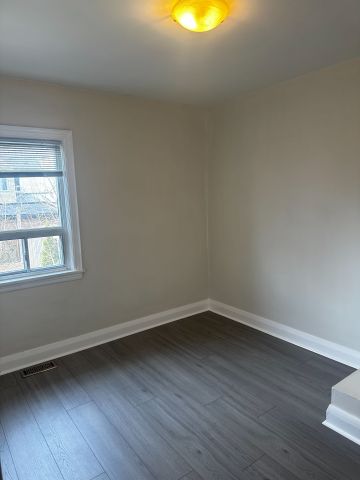 For Lease - 202 Cedarvale Avenue, Toronto, Ontario - Photo 2