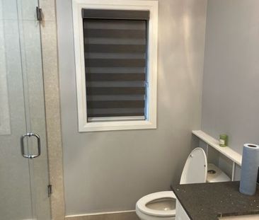 For Lease - 18 College Street, Toronto, Ontario - Photo 1