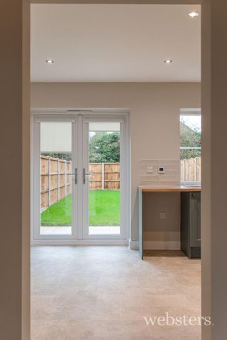 2 bedroom semi-detached house to rent - Photo 5