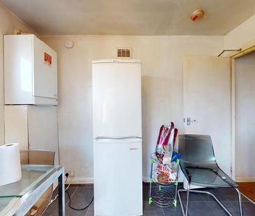 2 bedroom ground floor flat to rent - Photo 4