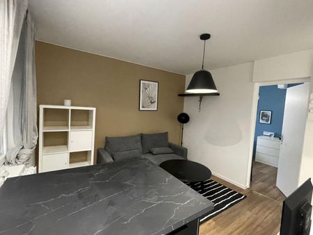 A LOUER : T2 à LILLE • • 715 € - Photo 2