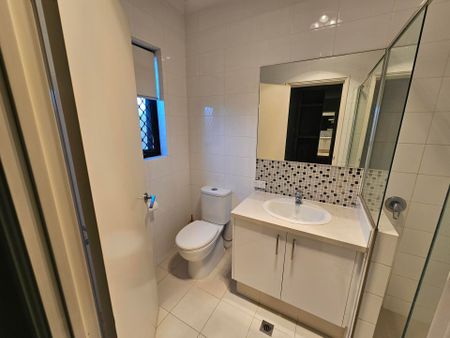 New 3x2x2 House - Photo 3