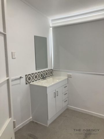 Three x 1‑Bedroom Units, Low‑Maintenance & Convenient Location - Photo 2