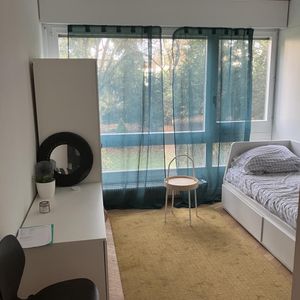 Modern studio in Florissant - Photo 2