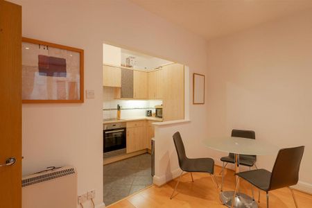 1 bedroom flat to rent - Photo 3