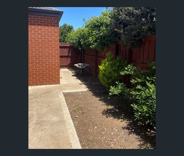 7 Saturn Drive, Truganina, Vic 3029 - Photo 6