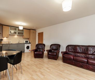 2 bedroom apartment to rent - Photo 4