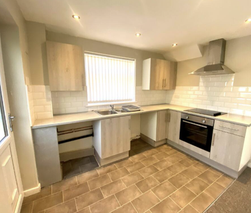 3 bedroom semi-detached house to rent - Photo 4
