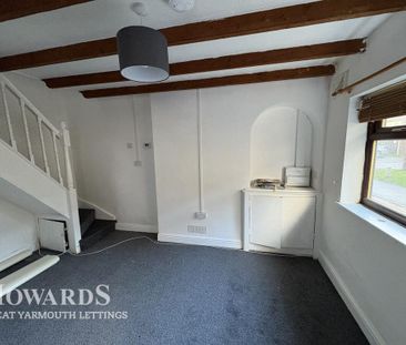 2 bedroom terraced house to rent - Photo 2