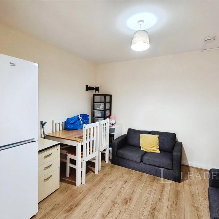 House share to rent - Photo 1