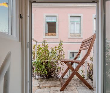 Unfurnished 2-bedroom duplex apartment for rent in Lisbon - Photo 4