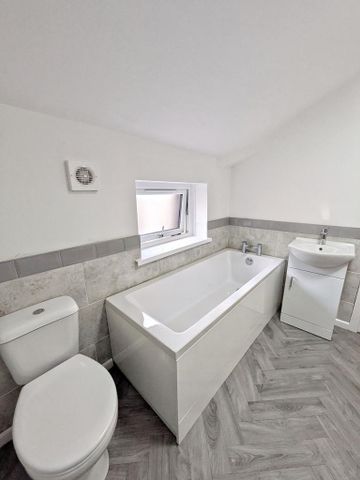 3 bedroom apartment to rent - Photo 5