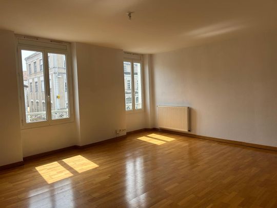 Location Appartement 5 pièces 109m² MONT DE MARSAN 40000 - Photo 1