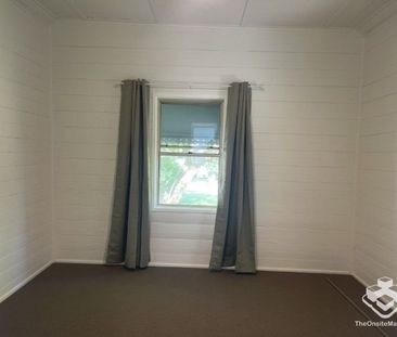 Renovated 3 Bedroom Home - Photo 2